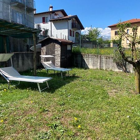 Apartamento The Children Smile- With Private Garden Colico Exterior foto