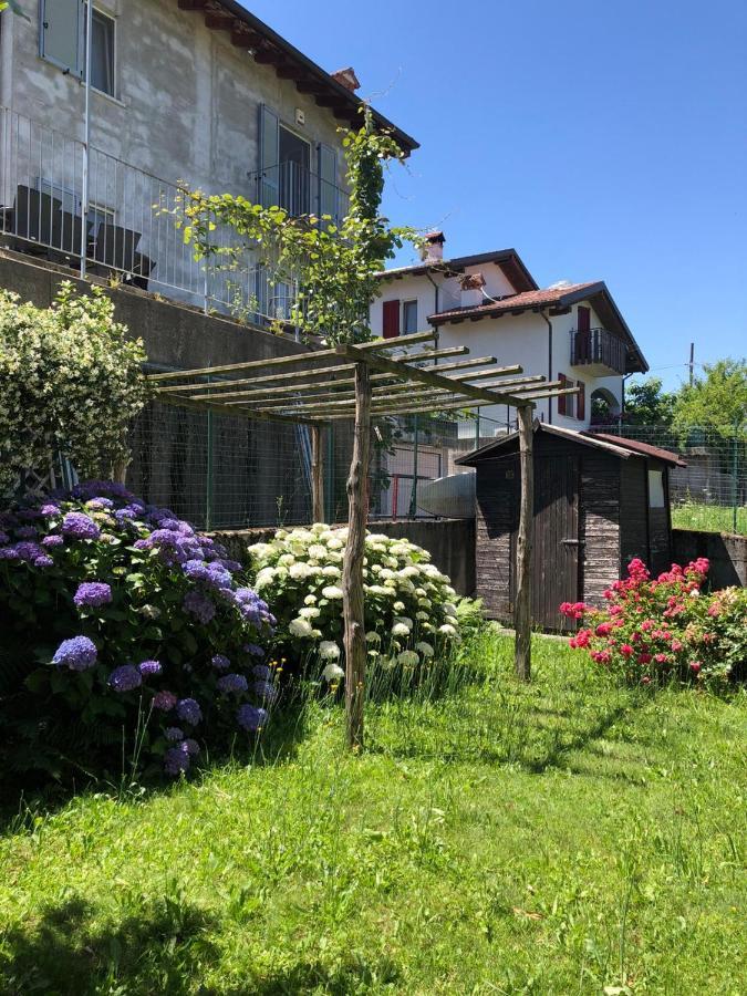 Apartamento The Children Smile- With Private Garden Colico Exterior foto