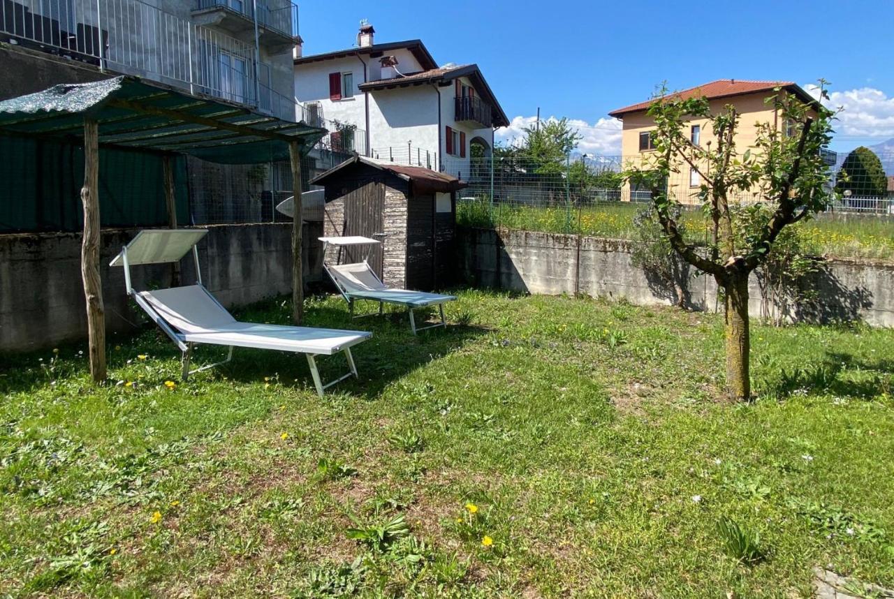 Apartamento The Children Smile- With Private Garden Colico Exterior foto