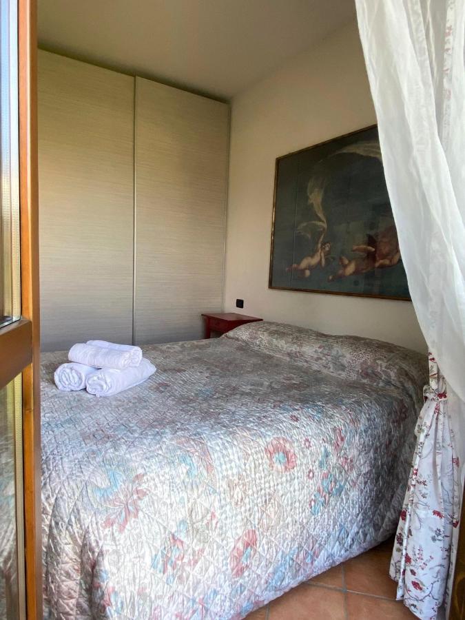 Apartamento The Children Smile- With Private Garden Colico Exterior foto