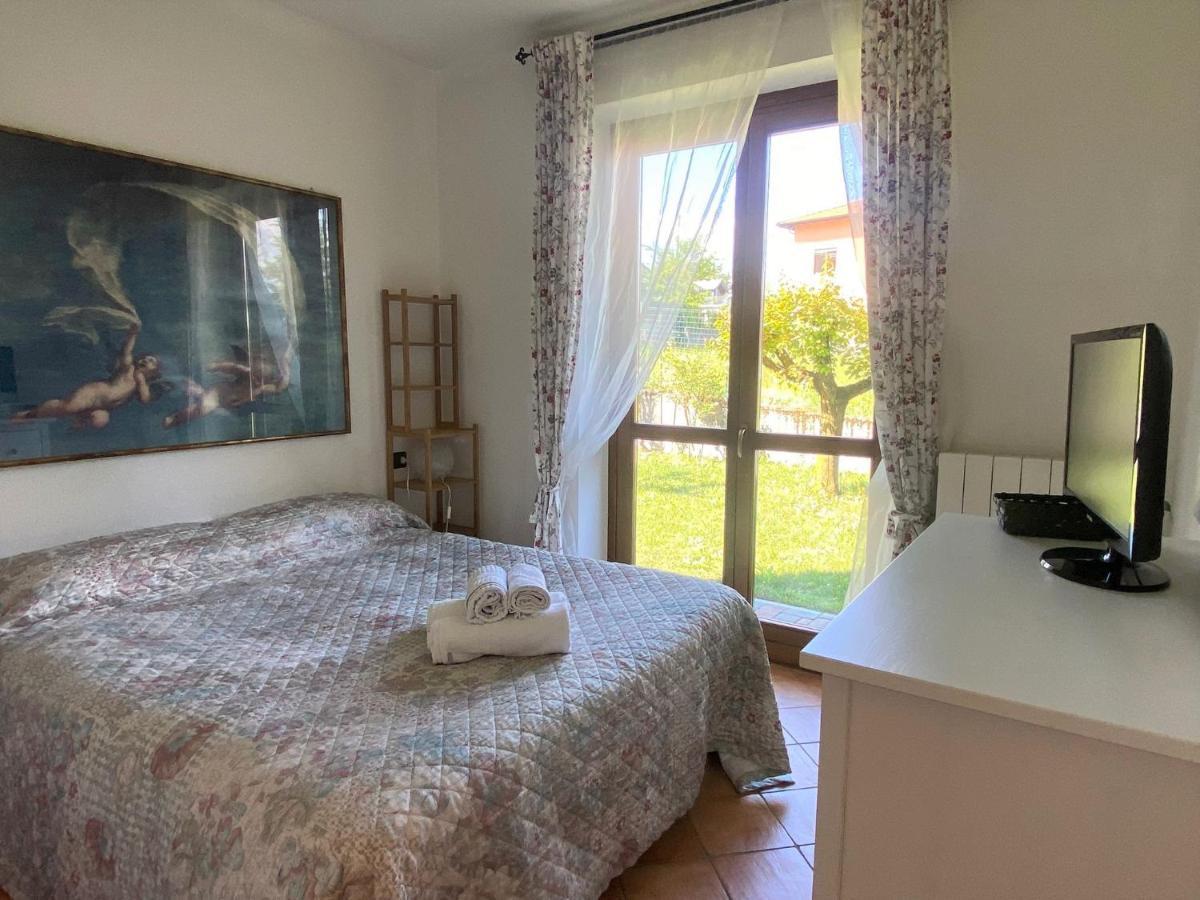Apartamento The Children Smile- With Private Garden Colico Exterior foto